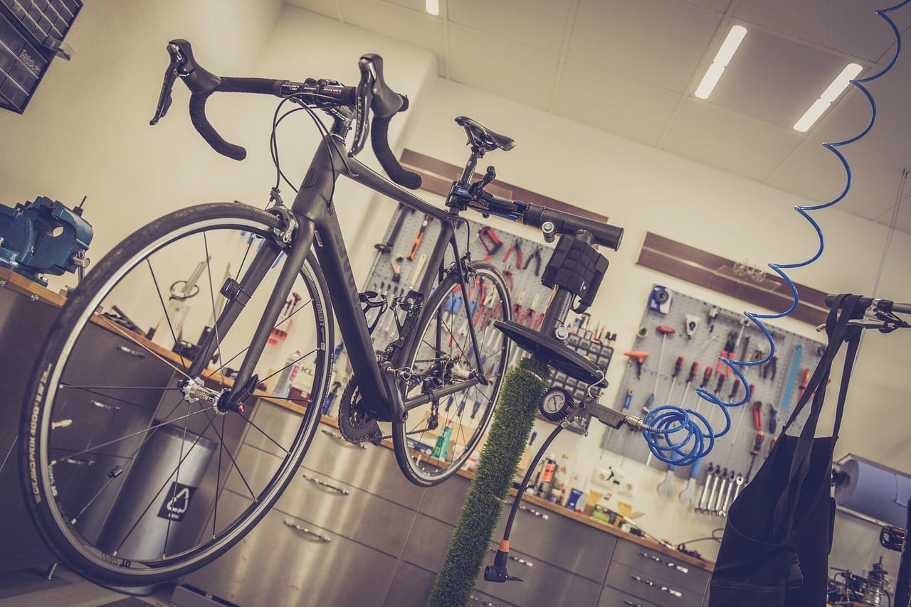 Service de biciclete și trotinete electrice